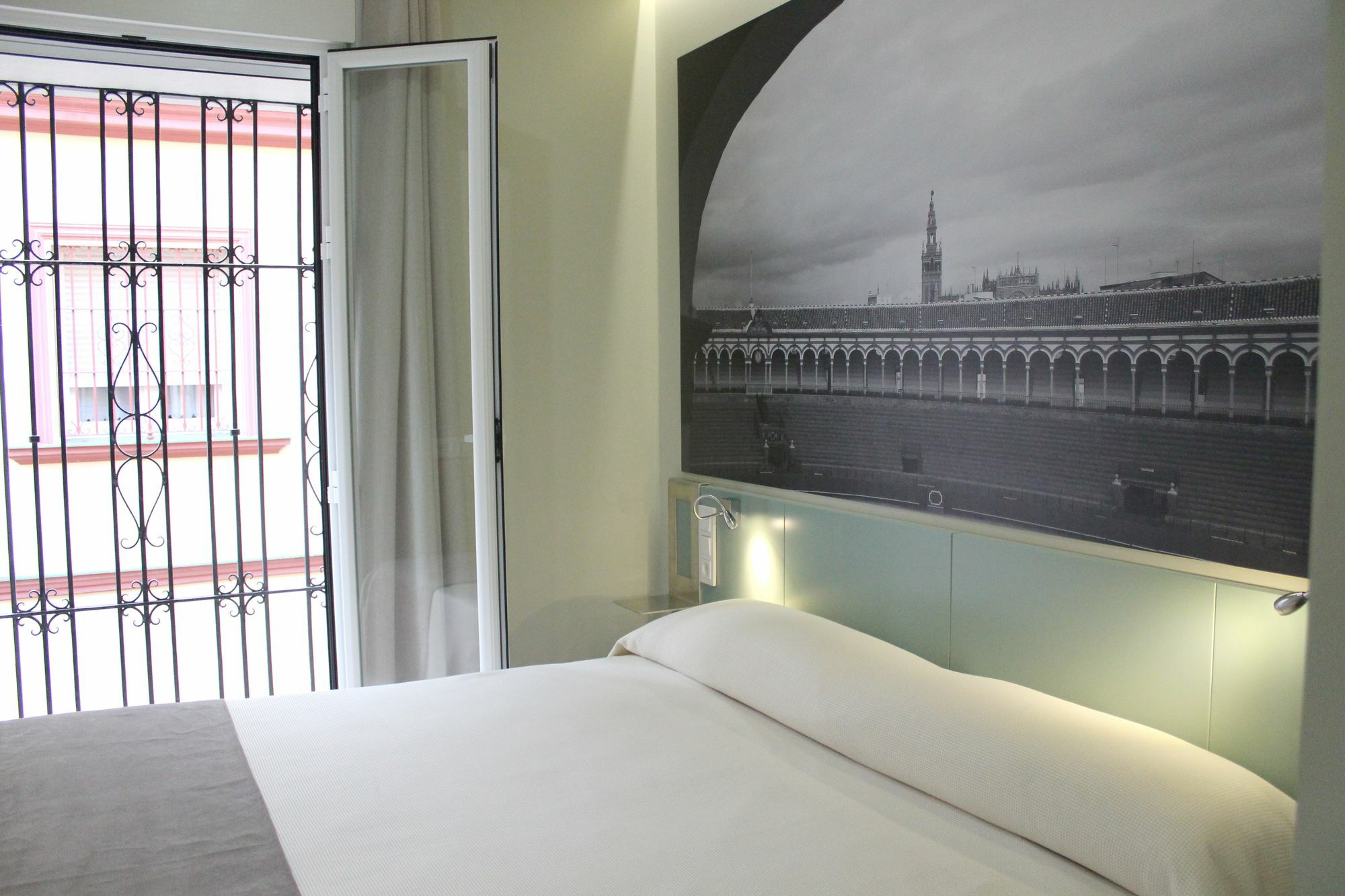 Suites Maestranza - Santas Patronas By Magno Apartments Seville Ngoại thất bức ảnh